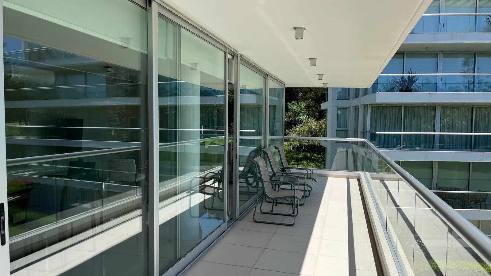 Departamento moderno en venta en Rincon del indio